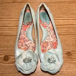 Size 6.5 Born Leather Ballet Flats